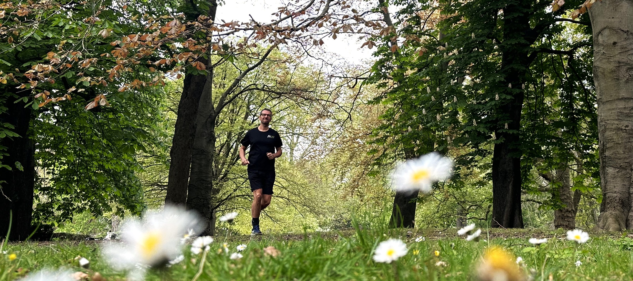 Arno loopt rond in het Citadelpark